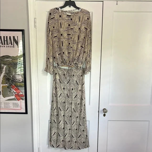 Zara Geometric Skirt and Blouse Two Piece - Picture 4 of 13
